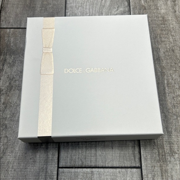 Dolce & Gabbana Light Blue Beauty Set 2 Piece With Box - NWT - Picture 3 of 4